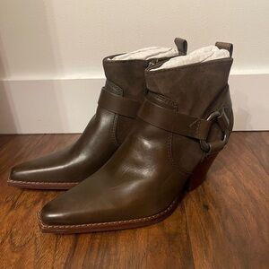 NWOB Vince Camuto Namanie Bootie Size 7.5